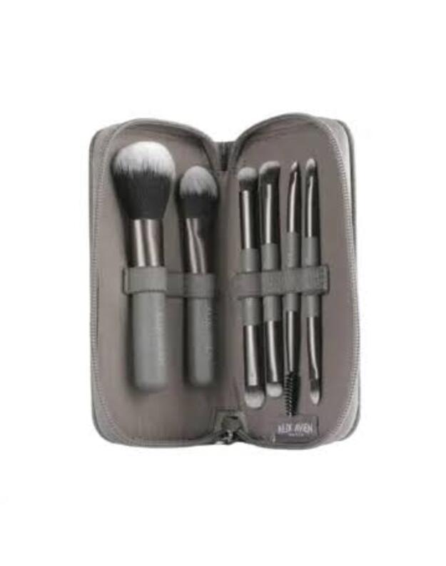 TRAVEL BRUSH SET kelioninis makiažo šepetėlių rinkinys